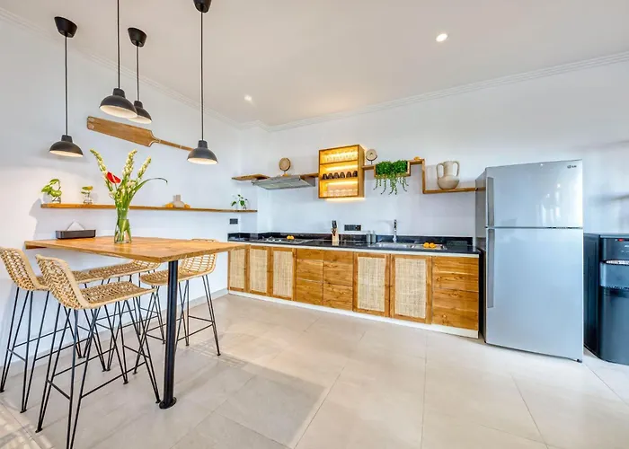 Spacious 3bd - Family-friendly & Location スミニャック