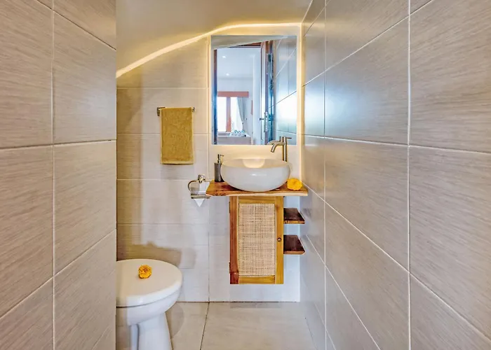 Spacious 3bd - Family-friendly & Location * スミニャック